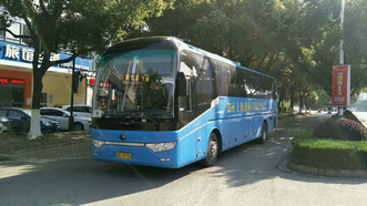 大巴車